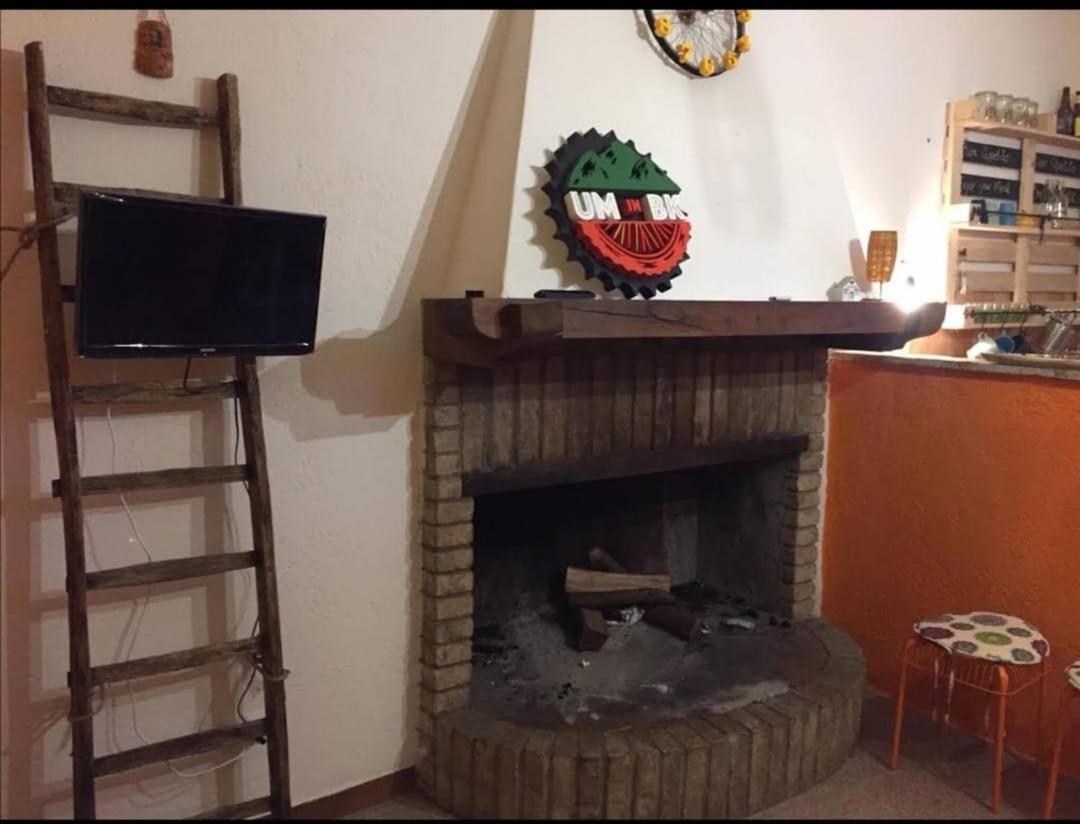 Umbria In Bike B&B โฟลีโญ ภายนอก รูปภาพ